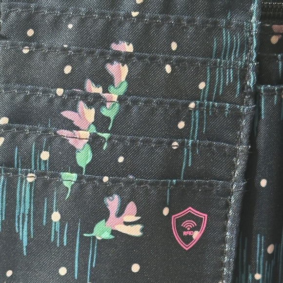 Vera Bradley Navy Garden Design RFID Riley Compact Wallet Designer NWOT - Picture 15 of 16